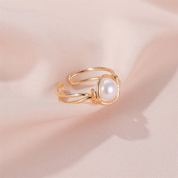 R631 - Elegant Pearl Ring
